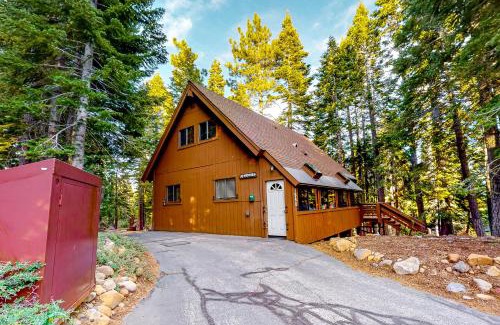 Tahoe City Casa | Talmont Trailhead Cabin