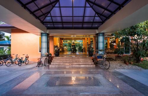 Phra Phrom Complejo | Tamali Hotel