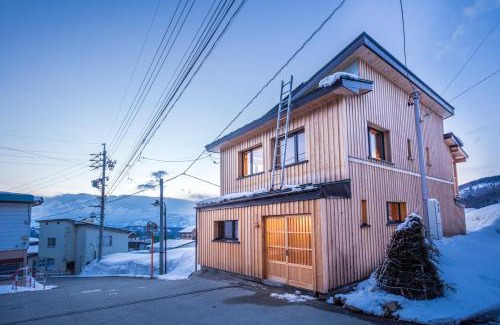Nozawaonsen Chalet De Esquí | Tamanegi House luxury 4 bedroom Ski Chalet