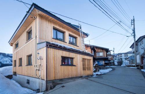 Nozawaonsen Chalet De Esquí | Tamanegi House luxury 4 bedroom Ski Chalet