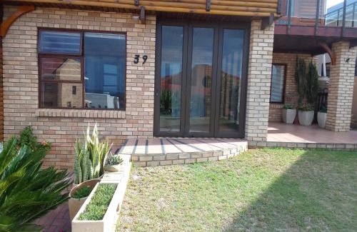 Wavecrest Apartamento | Tamarisk Square 39