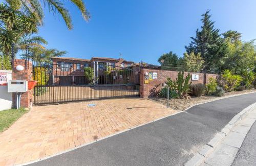 Parklands Casa | Tambula Guest House