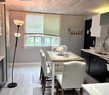 Winnipeg Casa | Tamira Villa