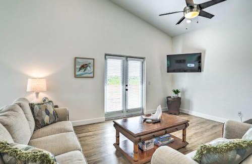 Port Tampa City Casa | Tampa House with Patio, Near Downtown and Beaches!