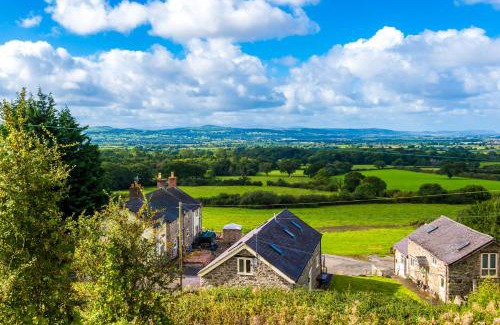 Cwm Dyserth Casa | Tan Y Bryn Ganol
