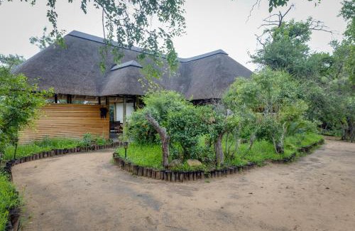 Thorny Bush Game Reserve Cabina | Tangala Safari Camp