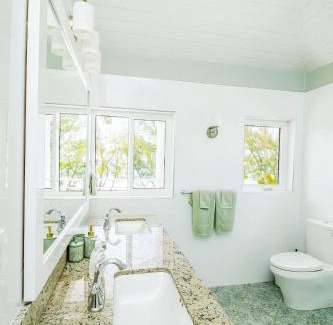 Deadmans Cay Casa | Tangerine Sunsets Long Island Santa Maria