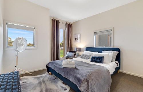 Canadian Casa | Tangles