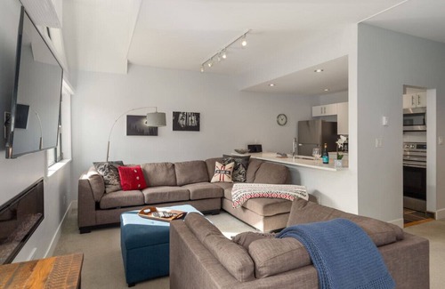 Whistler Village Apartamento | Tantalus Penthouse | Mountain & Village Views