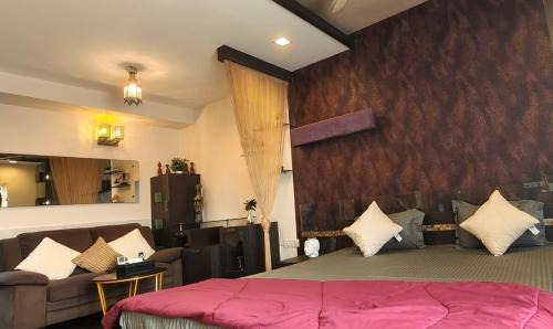 Kolkata Apartamento | TanusNest Room pool airport kolkata