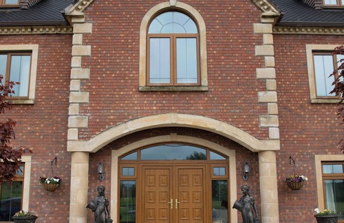 Omagh Casa | Tara Manor - Family gatherings, intimate weddings, golfing trips & hen parties