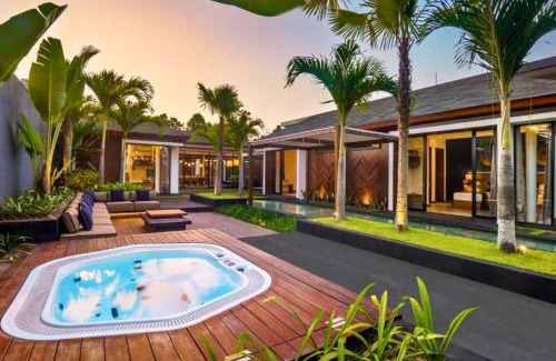 Sayan Villa | Tarachandra 5 BR Private Pool Villa ZN211