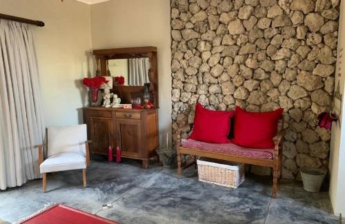 Okaukuejo Casa | Tarentaal Guest Farm