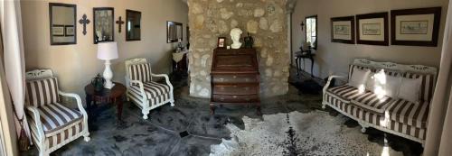Okaukuejo Casa | Tarentaal Guest Farm