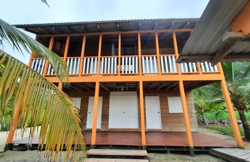 Livingston Casa | Playa Blanca Tarpon Guatemala. Casa de playa privada con todos los servicios.