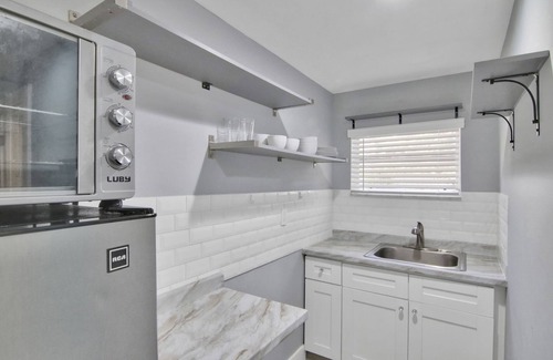 Tarpon River Casa | Tarpon River Retreat | Minutes to Downtown