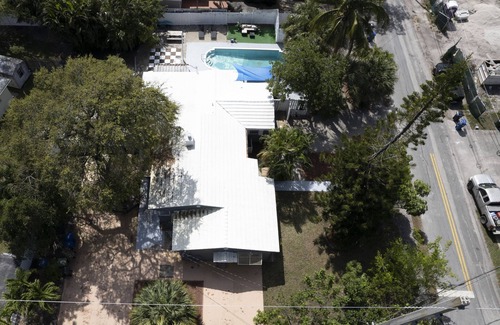 Tarpon River Casa | Tarpon River Retreat | Minutes to Downtown