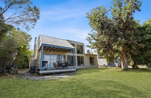Forge Creek Casa | Tarra - Waterfront Retreat