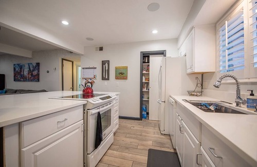 Westfield Casa | Tarrytown 2 Bedroom Condo