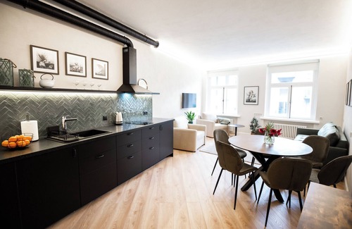 Old Town Apartamento | tARTuStays artist Viktoria Berešna decorated apartment with AC in fabulous Tartu