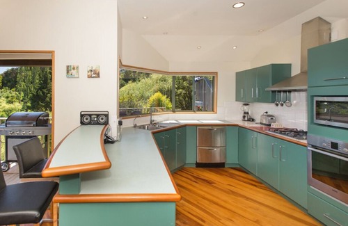 Tahunanui Casa | Impresionante Nelson Holiday Home con excepcionales vistas a la playa y al mar!