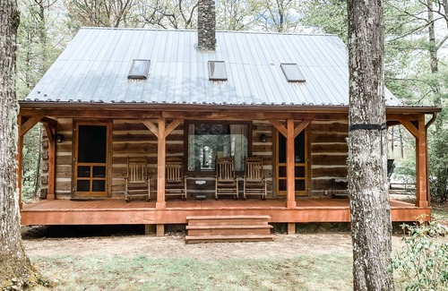 Newland Cabina | Taste of the Gorge - A True Log Cabin Experience