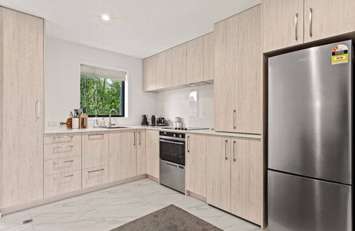 Henderson Casa | Tasteful Auckland 2 Bed/1 Bath
