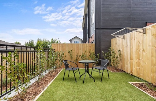 Henderson Casa | Tasteful Auckland 2 Bed/1 Bath