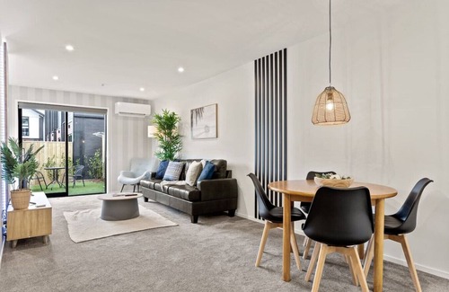 Henderson Casa | Tasteful Auckland 2 Bed/1 Bath