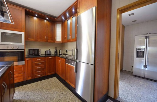 Apulia e Fao Villa | Tasteful Braga Villa | 4 Bedrooms | Villa Helena | Private Pool & Close to Amenities | Esposende