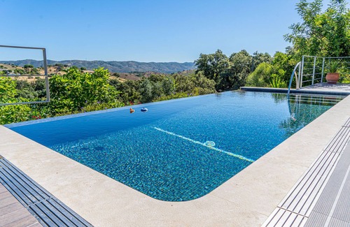 Sao Bras de Alportel Villa | Villa de clase de buen gusto con piscina y hermosa vista.