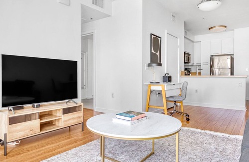 Little Tokyo Apartamento | Tasteful Downtown 1BR w/ Pool, W/D & Gym, near Museums, by Blueground