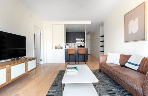 Lower Nob Hill Apartamento | Tasteful Nob Hill 1BR w/ Sauna, Gym, Stunning City View, by Blueground