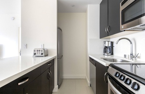Lower Nob Hill Apartamento | Tasteful Nob Hill 1BR w/ Sauna, Gym, Stunning City View, by Blueground