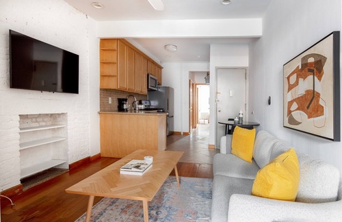 Nolita Apartamento | Tasteful Nolita 2BR w/ W/D, nr SoHo, by Blueground
