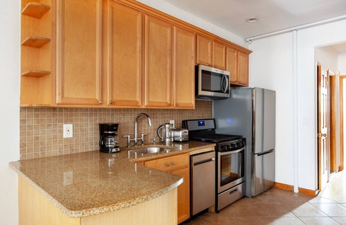 Nolita Apartamento | Tasteful Nolita 2BR w/ W/D, nr SoHo, by Blueground