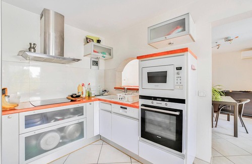 Alco Casa | Tasteful, quietly located vacation home with private outdoor pool.