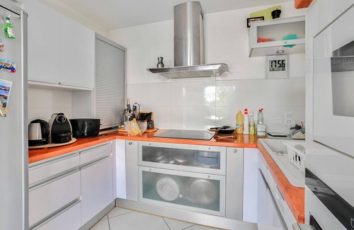 Alco Casa | Tasteful, quietly located vacation home with private outdoor pool.