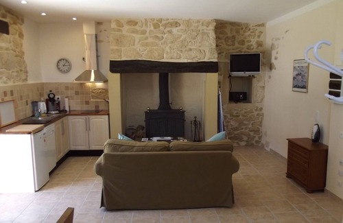 Cenac-et-Saint-Julien Cabaña | Tastefully renovated, beautiful views, close to many sights and amenities.