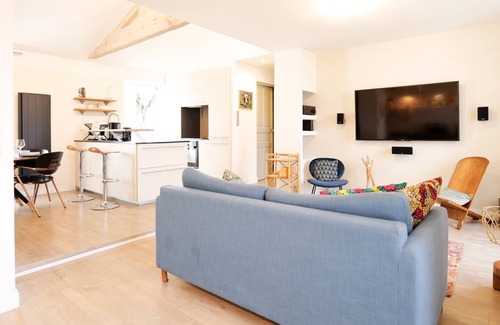 Bourgenay Apartamento | Apartamento reformado con buen gusto entre puerto y playa.