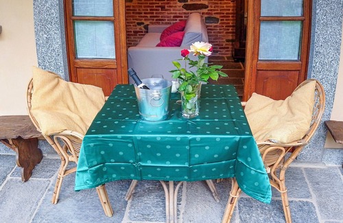 Cannobio Apartamento | decoradas con buen gusto apartamento de 1 dormitorio con terraza y jardín privado