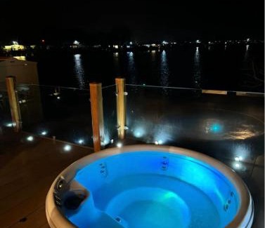 Tattershall Complejo | Tattershall lakes country park, Lakeside Lodge, hot tub, private garden and private fishing pitch
