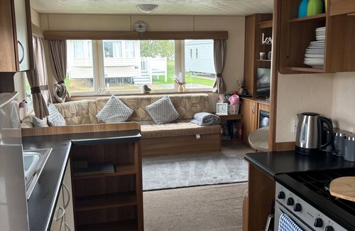 Tattershall Chalet De Esquí | Tattershall Lakes Pet Friendly Hot Tub Breaks