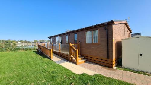 Dogdyke Apartamento | Tattershall Lakeside Lodge Indulgent wheelchair accessible 8 berth with Hot Tub