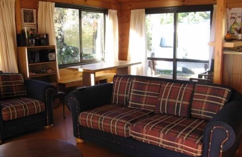 Hilltop Casa | Taupo Central, Lake Front, Hot Water Beach.