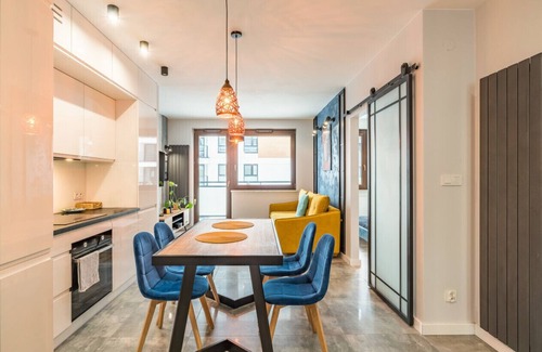 Grzegorzki Apartamento | Tauron Arena Modern Apartment - Parking & Balcony by Rentujemy