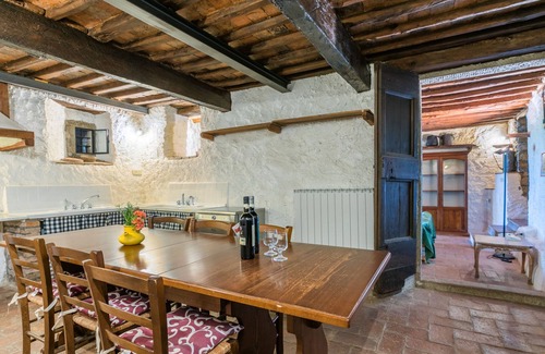 Lucolena Apartamento | Taverna by Interhome