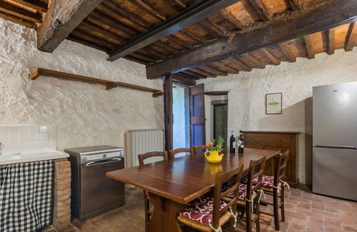 Lucolena Apartamento | Taverna by Interhome
