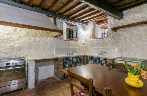 Lucolena Apartamento | Taverna by Interhome