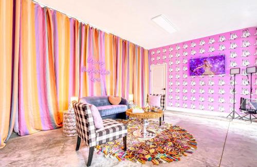 Katie Hill Neighborhood Casa | Taylor Swift Inspired Hot Tub Rooftop Deck Views